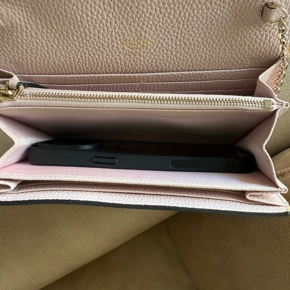 Valentino Garavani Wallet On Chain (Blush) - Picture 16 of 16